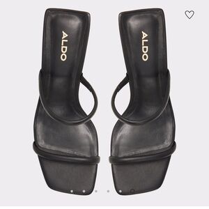 Also strappy heeled sandal (block heel)